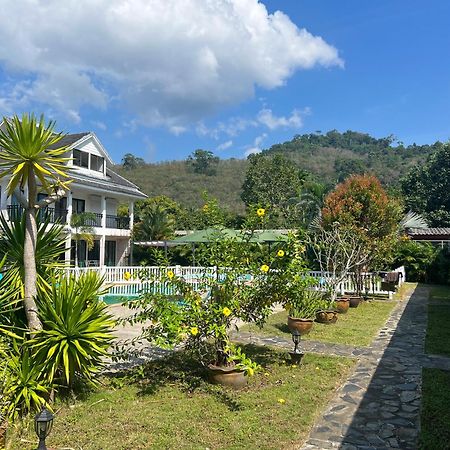 Villa Colina Khao Lak Rooms And Bungalows - Adults Only Exteriör bild