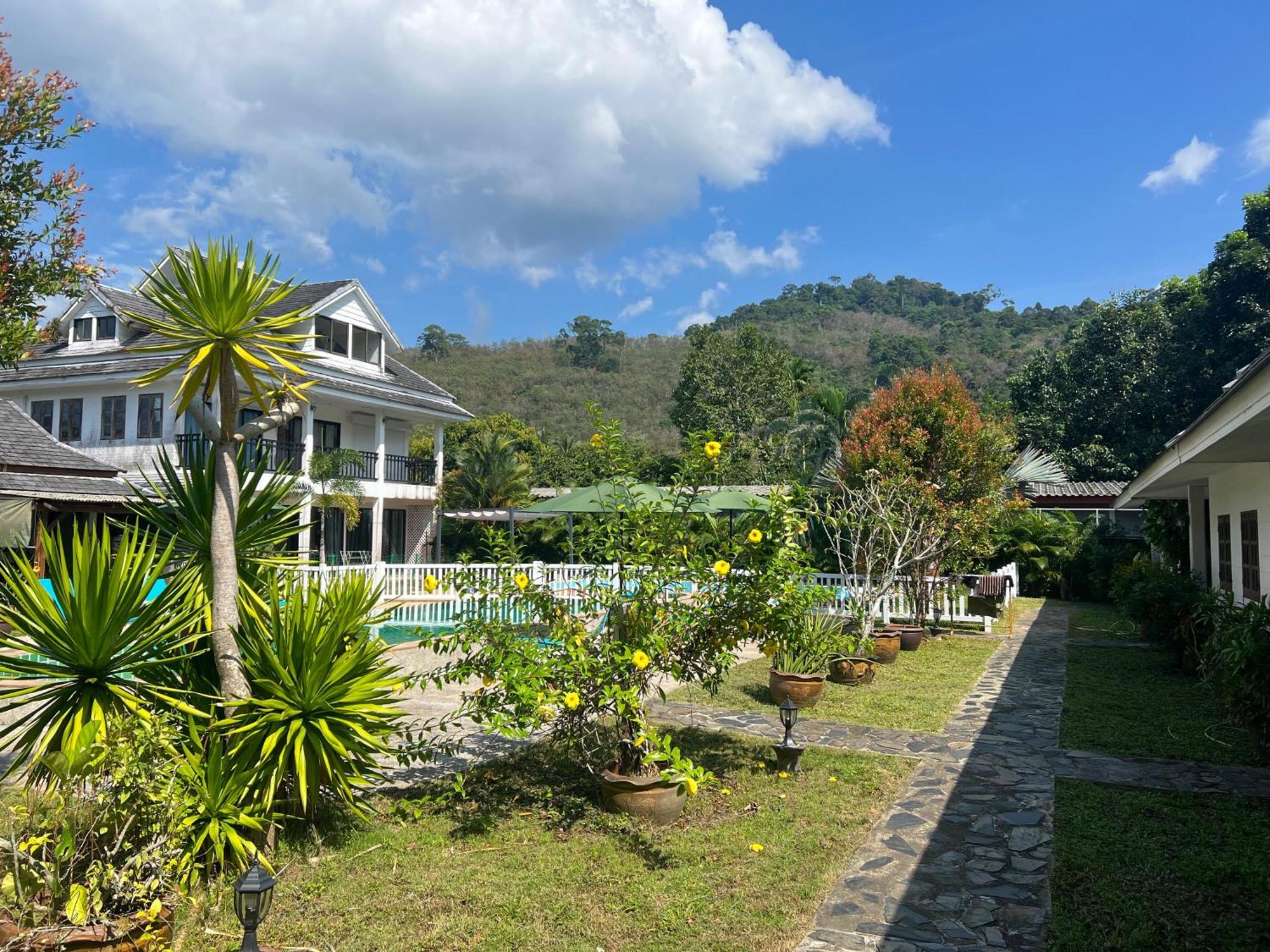 Villa Colina Khao Lak Rooms And Bungalows - Adults Only Exteriör bild