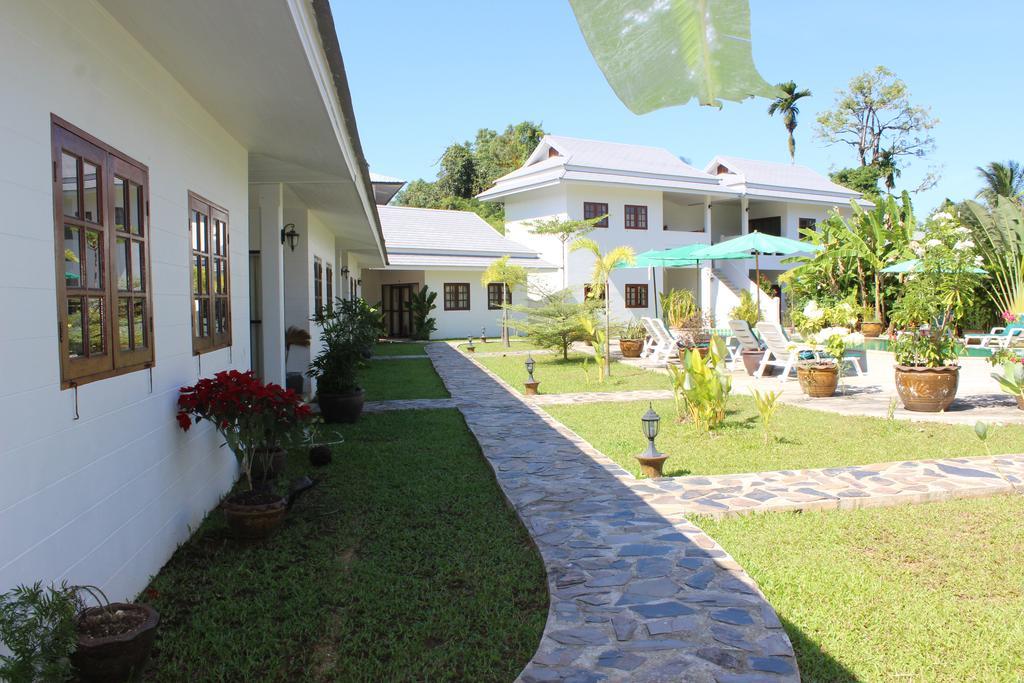 Villa Colina Khao Lak Rooms And Bungalows - Adults Only Exteriör bild