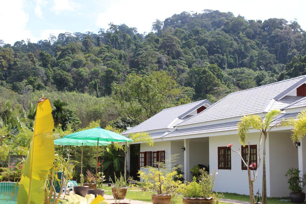 Villa Colina Khao Lak Rooms And Bungalows - Adults Only Exteriör bild